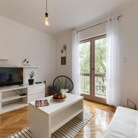 Apartments Yo Lee Бибине Екстериор снимка
