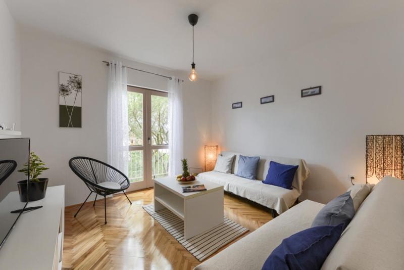 Apartments Yo Lee Бибине Екстериор снимка